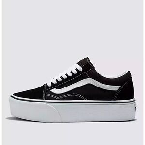 Woman’s Vans Platform Sneakers size 10. Brand new